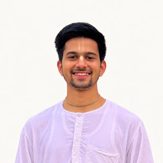 Arveen Poonia smiling in his lilac kurta